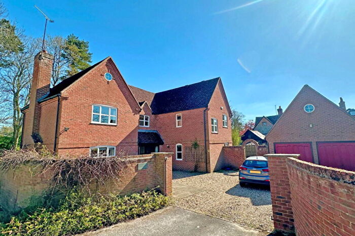 4 Bedroom Detached House For Sale In Lane End, Crowmarsh Gifford, OX10
