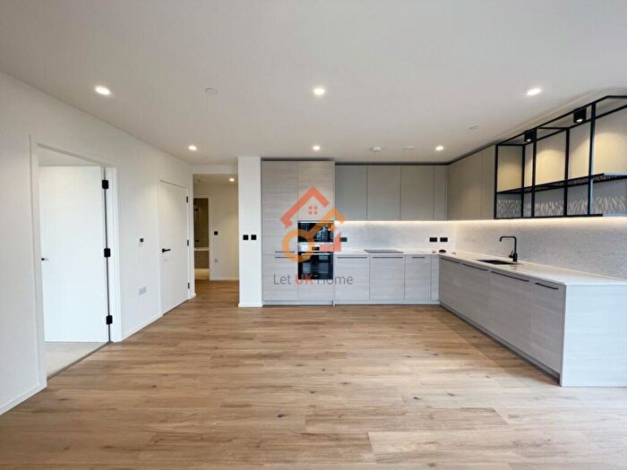 2 Bedroom Flat To Rent In Iris House, Hemlock Street, London, E14