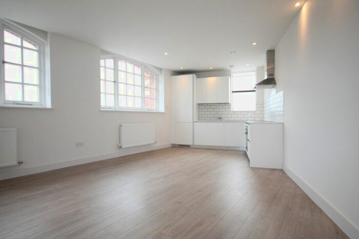 1 Bedroom Flat To Rent In Cambridge House, Mayes Road, Haringay, N22