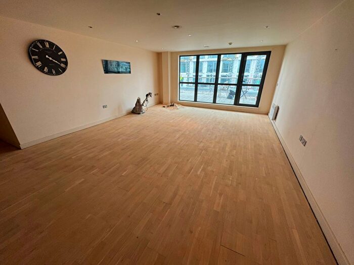2 Bedroom Flat To Rent In The Reach, Leeds Street, L3