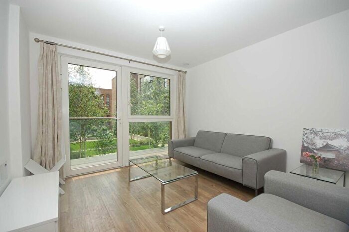 2 Bedroom Flat To Rent In Pell Street, London, SE8