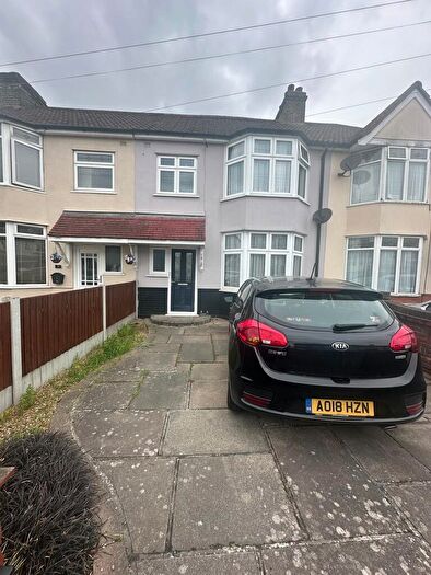 4 Bedroom Terraced House To Rent In Bush Elms Road, Hornchurch, RM11