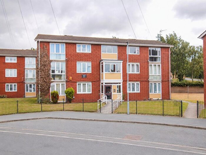 2 Bedroom Flat For Sale In Greenhill Road, Wakefield, WF1