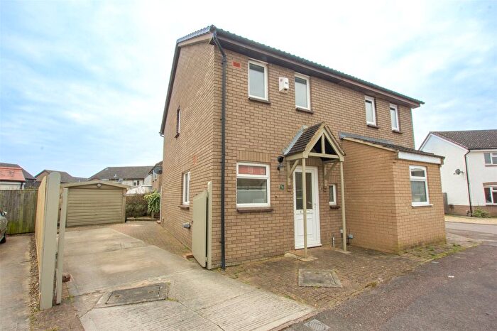 2 Bedroom Semi-detached House To Rent In Bracken Close, Carterton, Oxfordshire, OX18