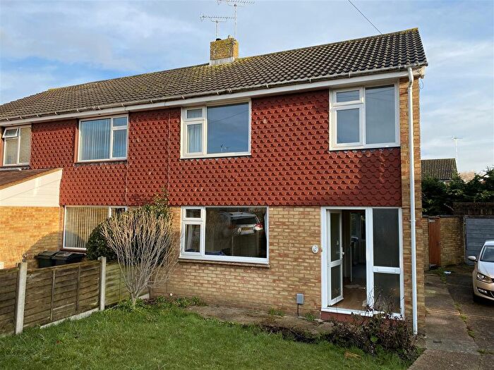 3 Bedroom Property To Rent In Chichester Close, Ashford, TN23
