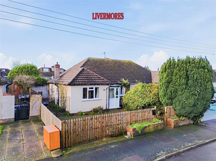 2 Bedroom Semi-Detached Bungalow For Sale In Alfred Road, Dartford, DA2