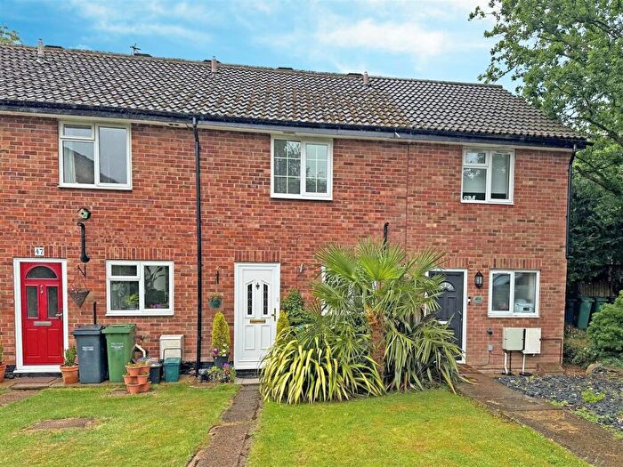2 Bedroom Terraced House For Sale In Greenwood Drive, Redhill, RH1