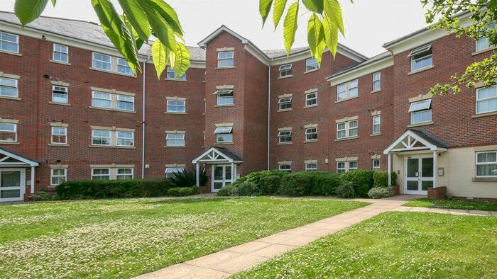 2 Bedroom Flat To Rent In Morton Close, Uxbridge, UB8