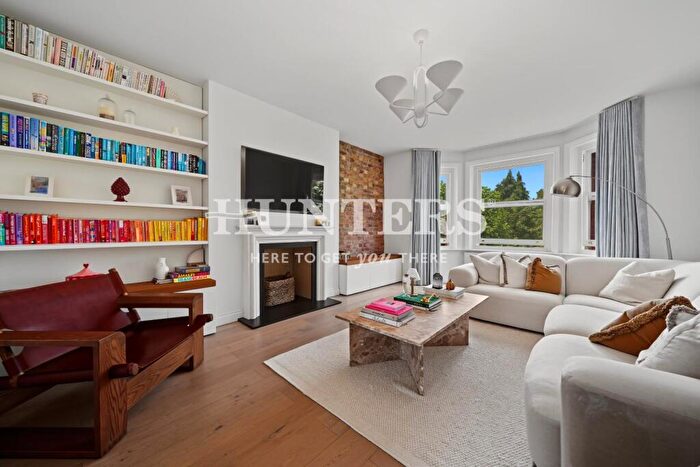 2 Bedroom Apartment For Sale In Lyncroft Mansions, Lyncroft Gardens, West Hampstead, London, NW6