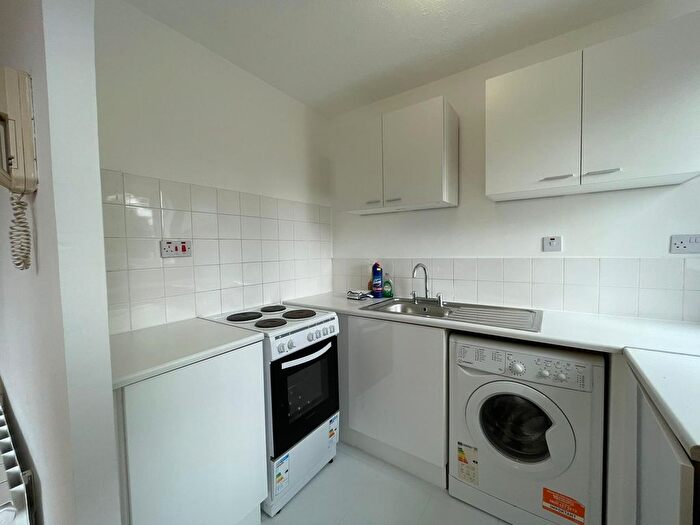 2 Bedroom Flat To Rent In Creighton Road, London, N17