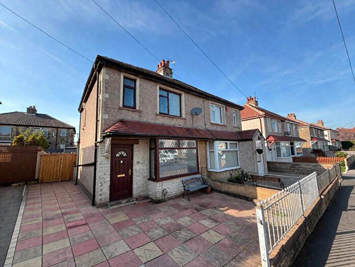 3 Bedroom Semi-Detached House To Rent In Ridgeway, Wrose, Shipley, BD18