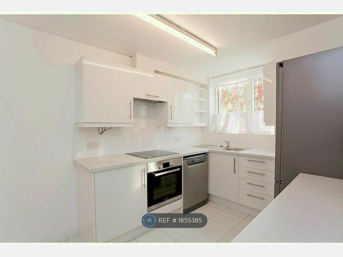 4 Bedroom Flat To Rent In Amina Way, London, SE16