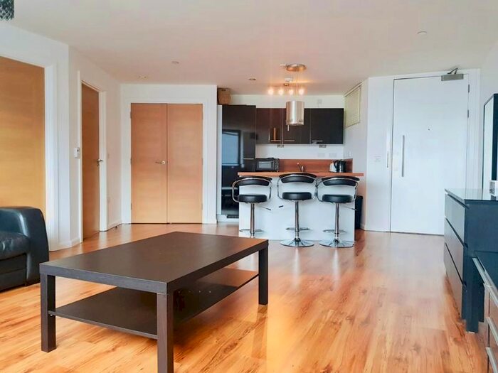 1 Bedroom Flat To Rent In Mann Island, Liverpool, L3