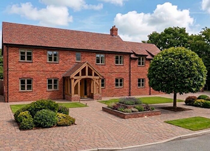 5 Bedroom Detached House For Sale In Ridgeway Close, Dagnall, HP4