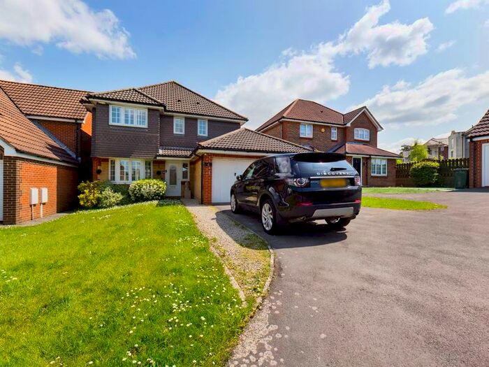 4 Bedroom Detached House To Rent In Drury Close, Maidenbower, Crawley, RH10