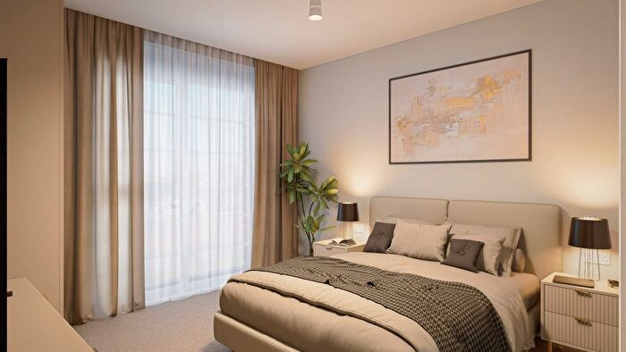 2 Bedroom Flat For Sale In Fleming Way, Isleworth, TW7