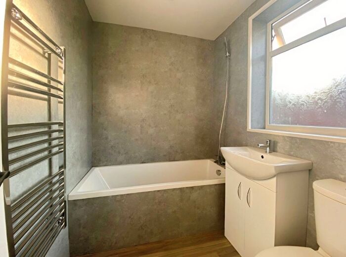 2 Bedroom Flat To Rent In Westcott Avenue, South Shields, Tyne And Wear, NE33