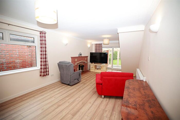 3 Bedroom Bungalow For Sale In Bradford Road, Castle Bromwich, Birmingham, B36