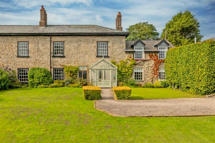 4 Bedroom Semi-Detached House For Sale In Pentre Road, Halkyn, CH8