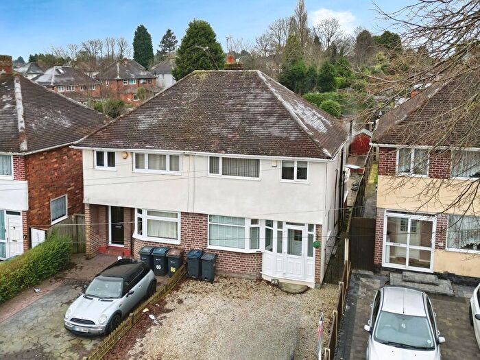 3 Bedroom Semi-Detached House To Rent In Dunedin Road, Birmingham, B44