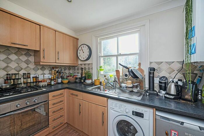 1 Bedroom Flat To Rent In Sandringham Road, Hackney, London, E8