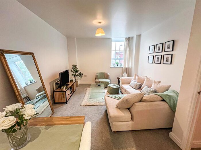 1 Bedroom Apartment For Sale In Ushers Court, Trowbridge, BA14