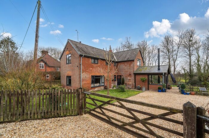 3 Bedroom Semi Detached House For Sale In Mill Lane, Hampshire, Southampton, SO16