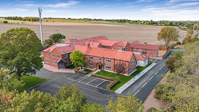 2 Bedroom Apartment For Sale In Kingswell Court, Harwell, OX11