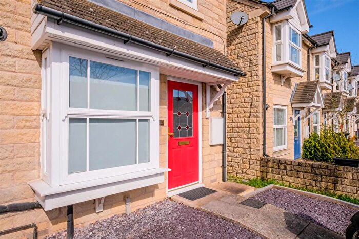 2 Bedroom End Of Terrace House To Rent In Hastings Way, Savile Park, HX1