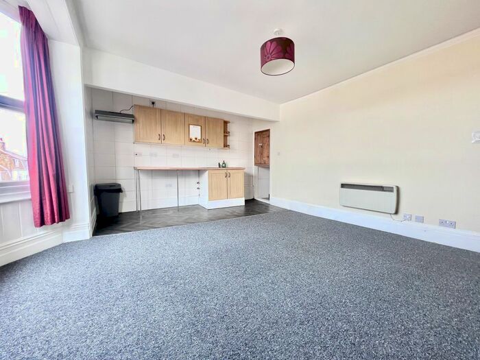 1 Bedroom Flat To Rent In Queen Street, Ramsgate, CT11