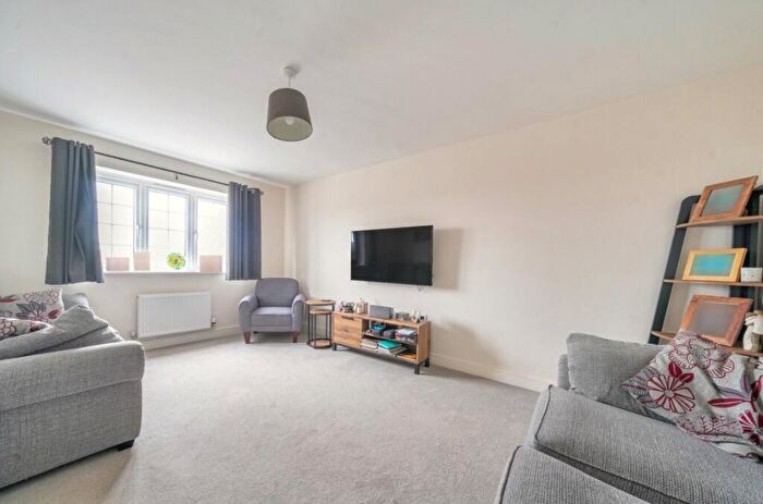 4 Bedroom Detached House For Sale In Teal Walk, Biddenham, MK40