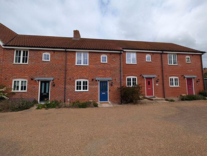 3 Bedroom Terraced House For Sale In Warren Avenue, Saxmundham, IP17