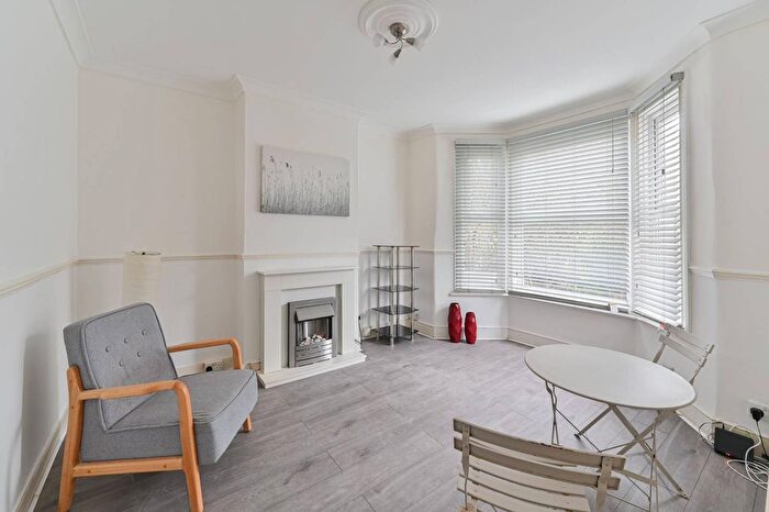1 Bedroom Flat To Rent In Danbrook Road, Streatham Common, London, SW16