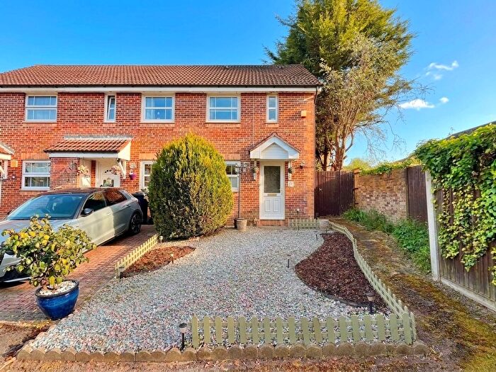 2 Bedroom End Of Terrace House For Sale In Vaughan Road, Dibden, SO45