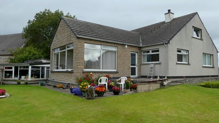 3 Bedroom Bungalow For Sale In Waitside, Castletown, KW14