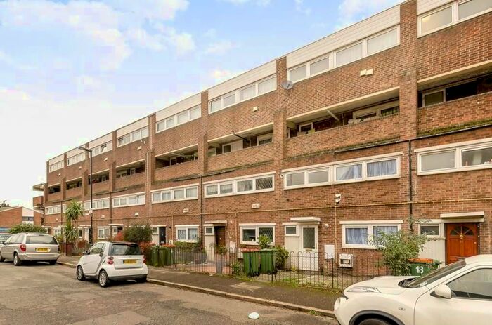 4 Bedroom End Of Terrace House To Rent In Lawrence Street, Canning Town, London, E16