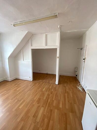 Studio To Rent In Callcott Road, London, NW6