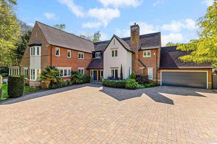 5 Bedroom Detached House For Sale In Salt Lane, Hydestile, GU8