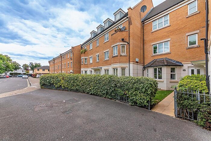 2 Bedroom Flat To Rent In Blakes Road, London, SE15