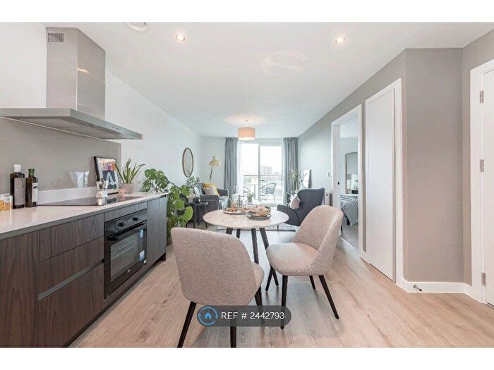 1 Bedroom Flat To Rent In Lockside Lane, Salford, M5