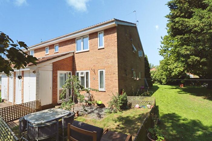 1 Bedroom Flat For Sale In Longs Drive, Yate, Bristol, BS37