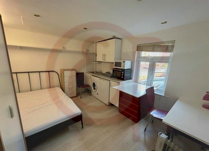 Studio To Rent In King Street, Hammersmith, W6