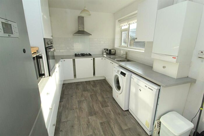 2 Bedroom Semi-Detached Bungalow For Sale In Beech Avenue, Melling, Liverpool, L31