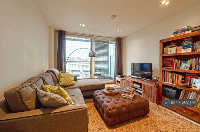 1 Bedroom Flat To Rent In The Spectrum Buildings, London, N1