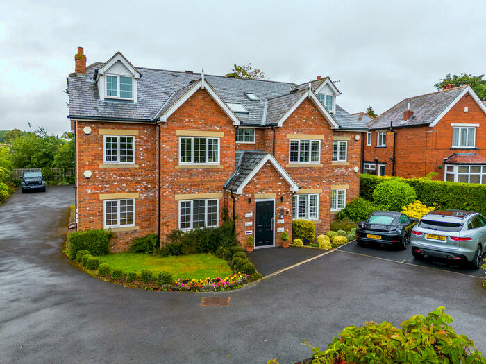 Houses for sale & to rent in LS17 7BA, King Lane, Alwoodley Leeds