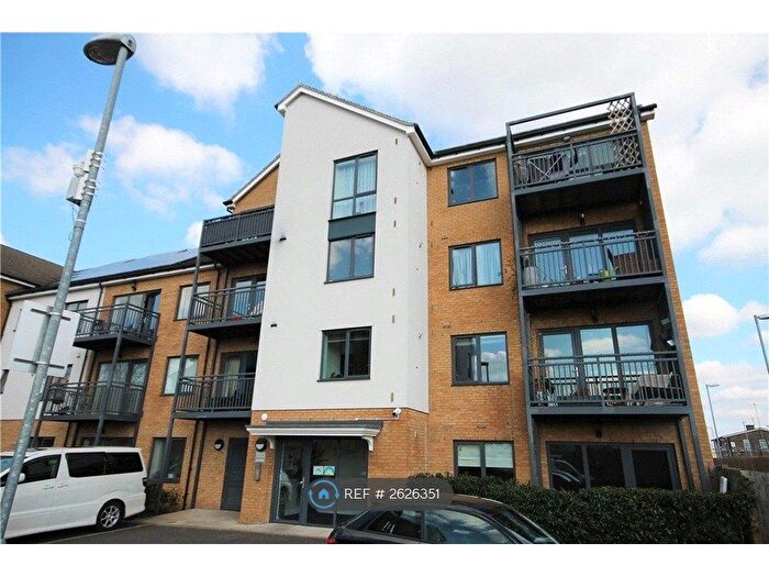 2 Bedroom Flat To Rent In South Norwood, London, SE25