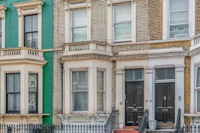 2 Bedroom Flat To Rent In Finborough Road, London, SW10