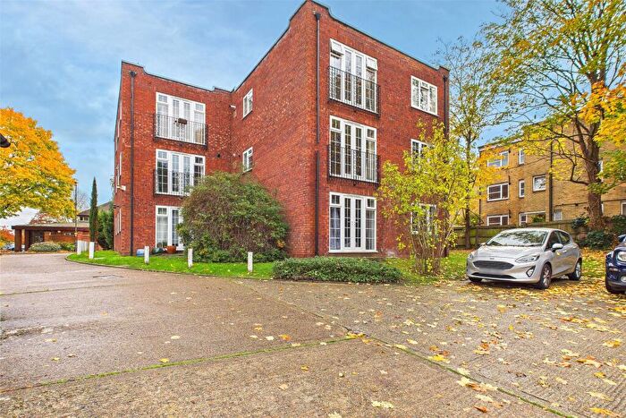 1 Bedroom Apartment For Sale In Cookham Road, Maidenhead, Berkshire, SL6