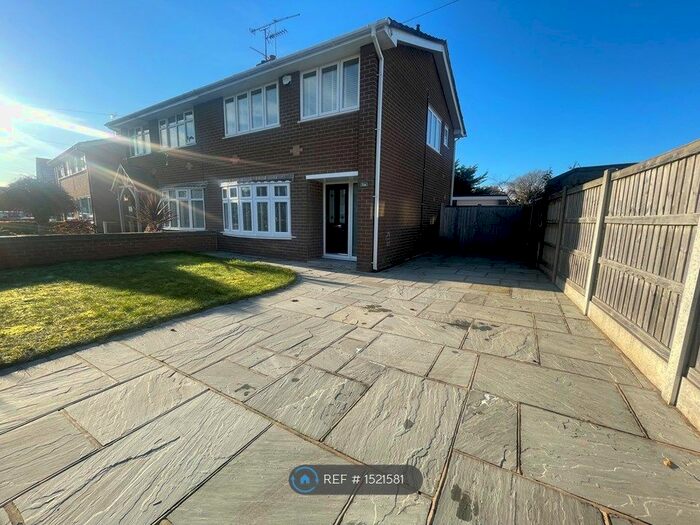 3 Bedroom Semi-Detached House To Rent In Cowper Close, Crewe, CW2