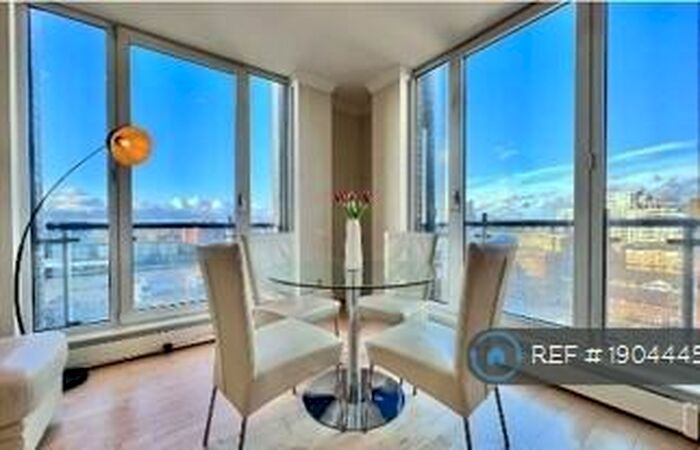 2 Bedroom Flat To Rent In Trade Tower, London, SW11